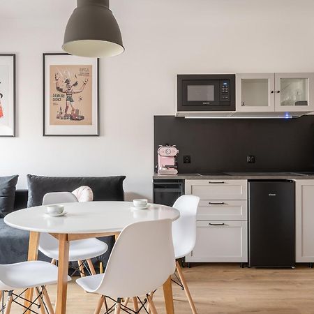 Rentplanet - Apartamenty Cybulskiego II Wrocław Exteriör bild