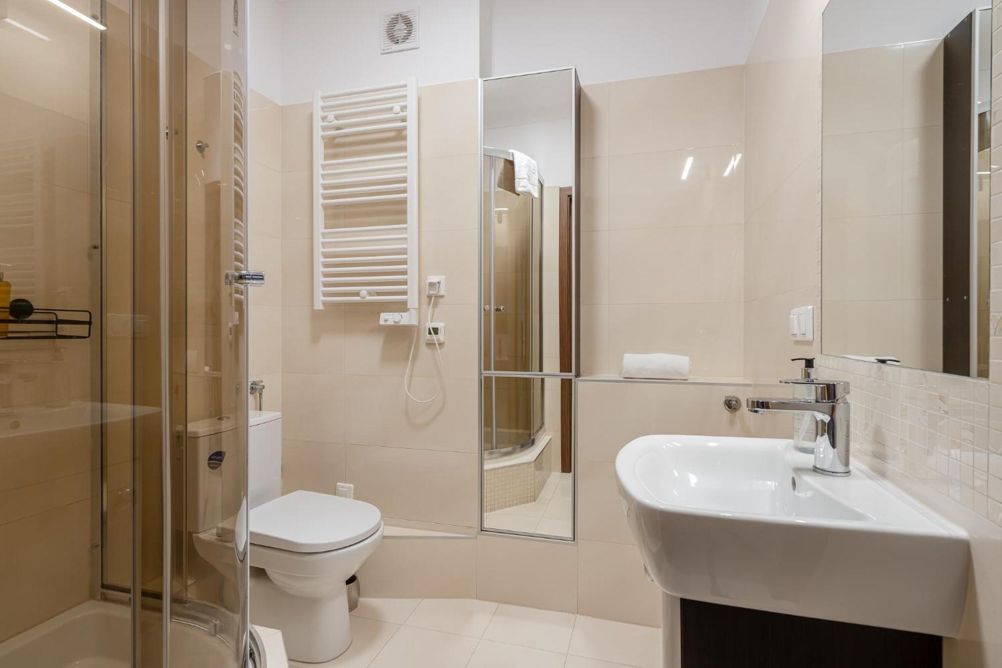 Rentplanet - Apartamenty Cybulskiego II Wrocław Exteriör bild
